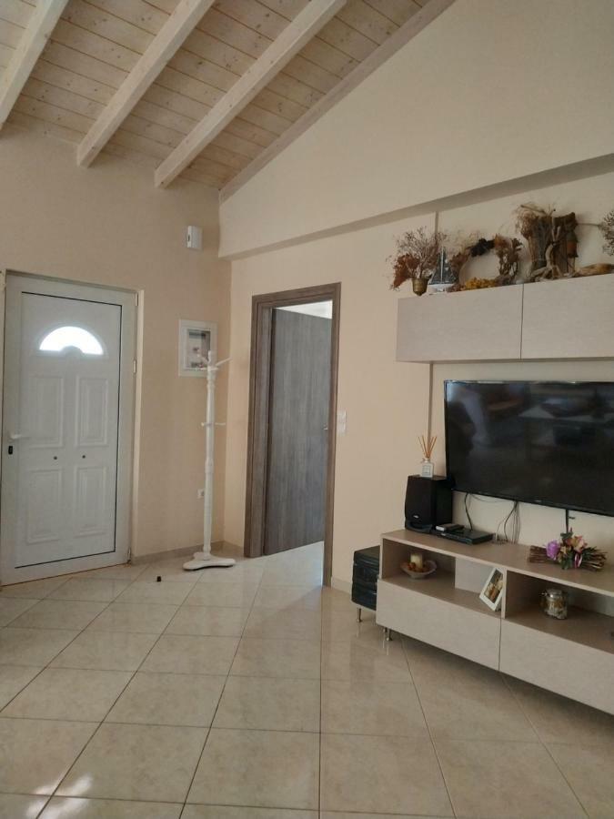 Alexandra Apartment Луца Экстерьер фото